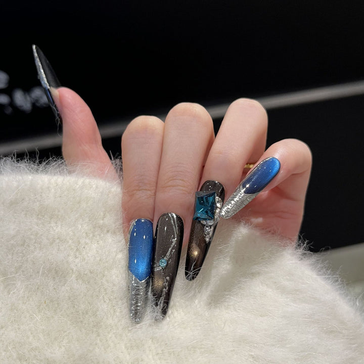 Stiletto Nagelkunst Set mit Galaktischem Design Karnz