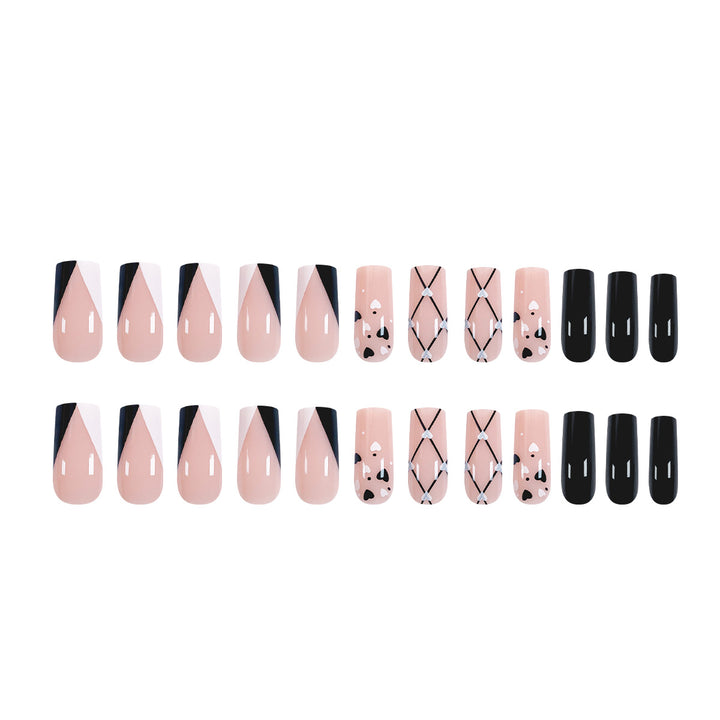 Kunstvolle Nail Art mit Herzmustern Karnz