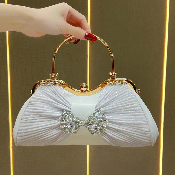 Vintage-inspirierte Abendtasche mit Schleifenakzent
