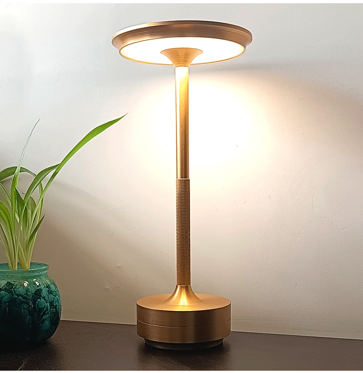 Elegante Schreibtischlampe für Arbeits- und Studienbereiche