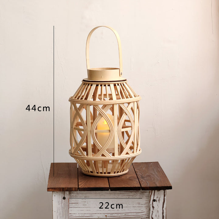 Handgefertigte Laterne aus Rattan Karnz