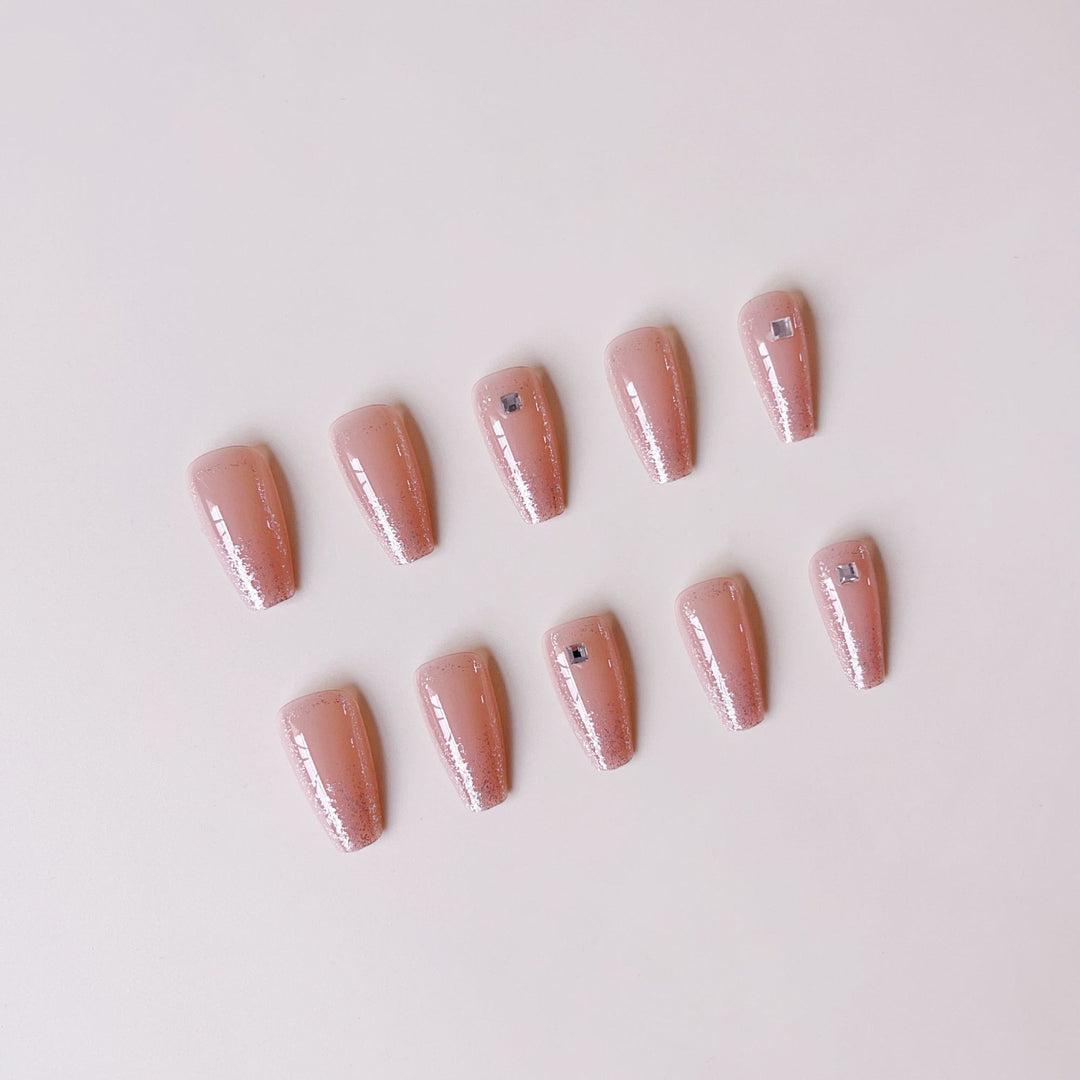 Glitzernde Nagelkunst Karnz