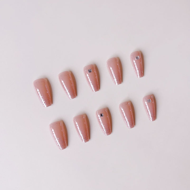 Glitzernde Nagelkunst Karnz