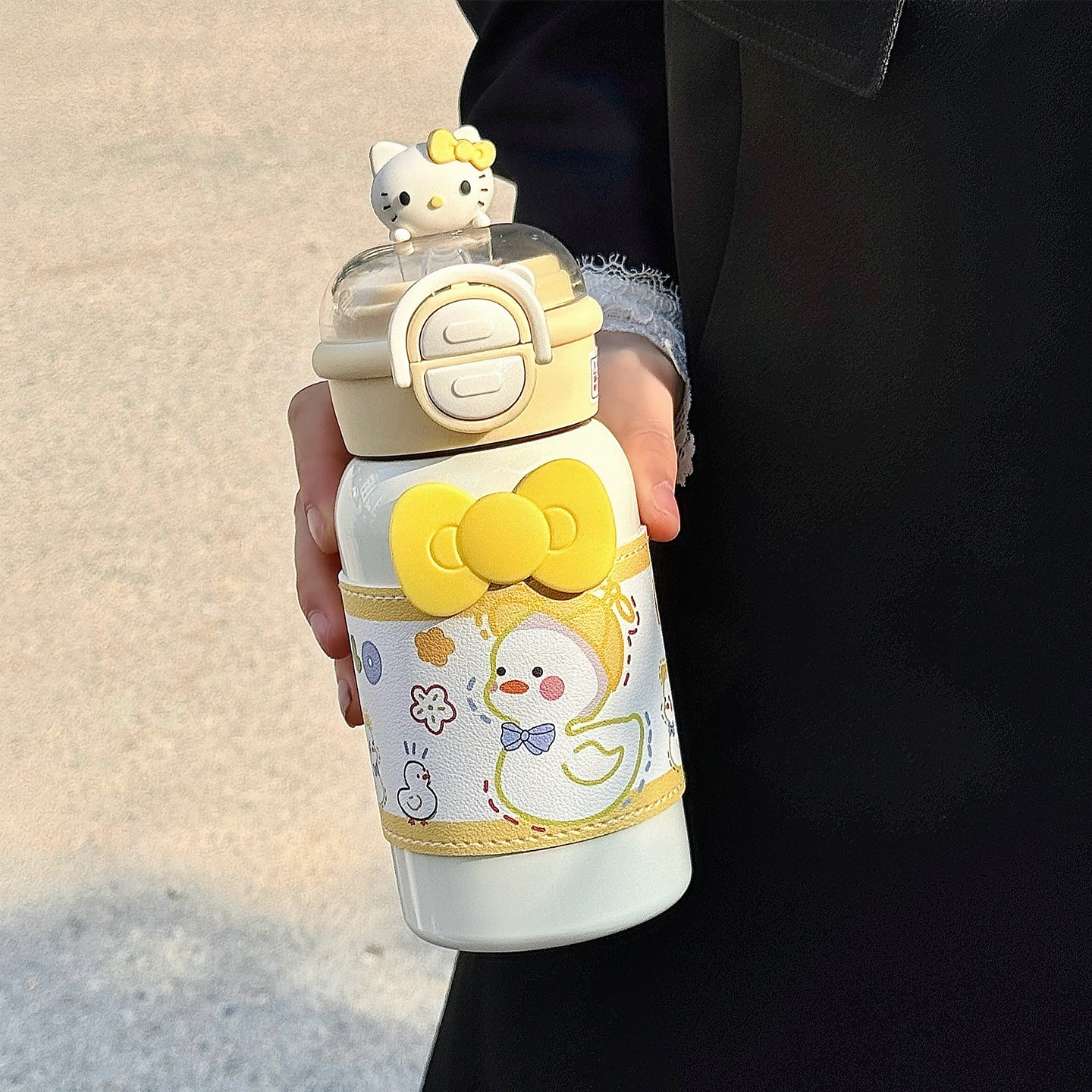Damen kreative Trinkflasche mit interaktivem Deckel und süßem Motiv Karnz