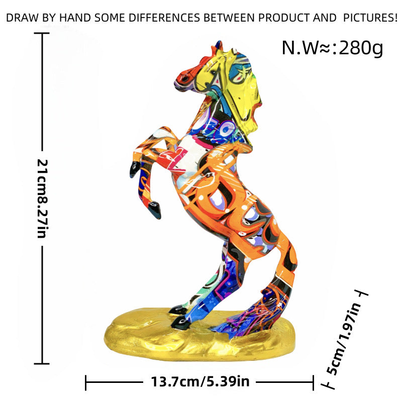 Kunstvolle Pferdefigur im modernen Design Karnz