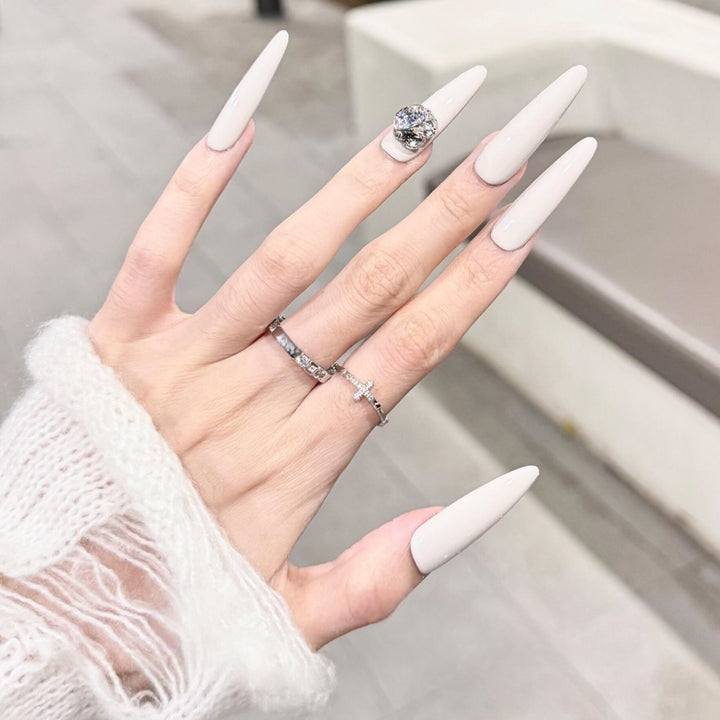 Kunstnägel mit Elegantem Glitzer-Akzent Karnz