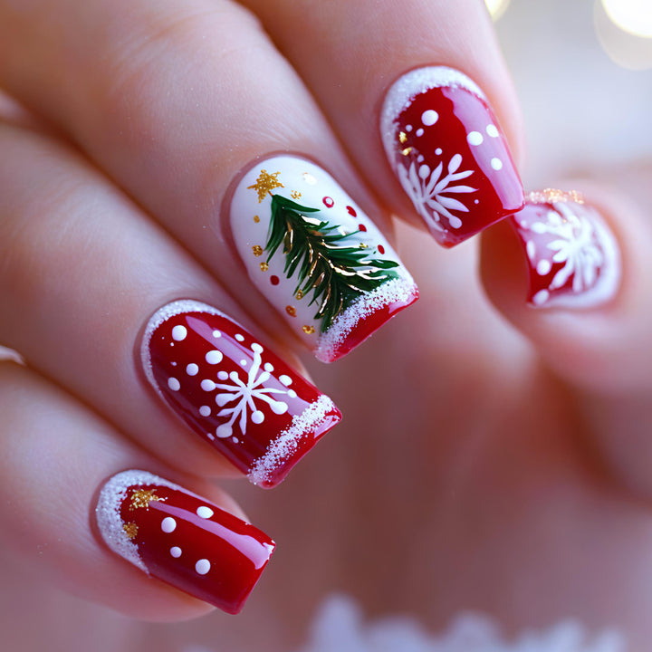 Kunstnägel mit Festlichem Weihnachtsbaum-Motiv Karnz