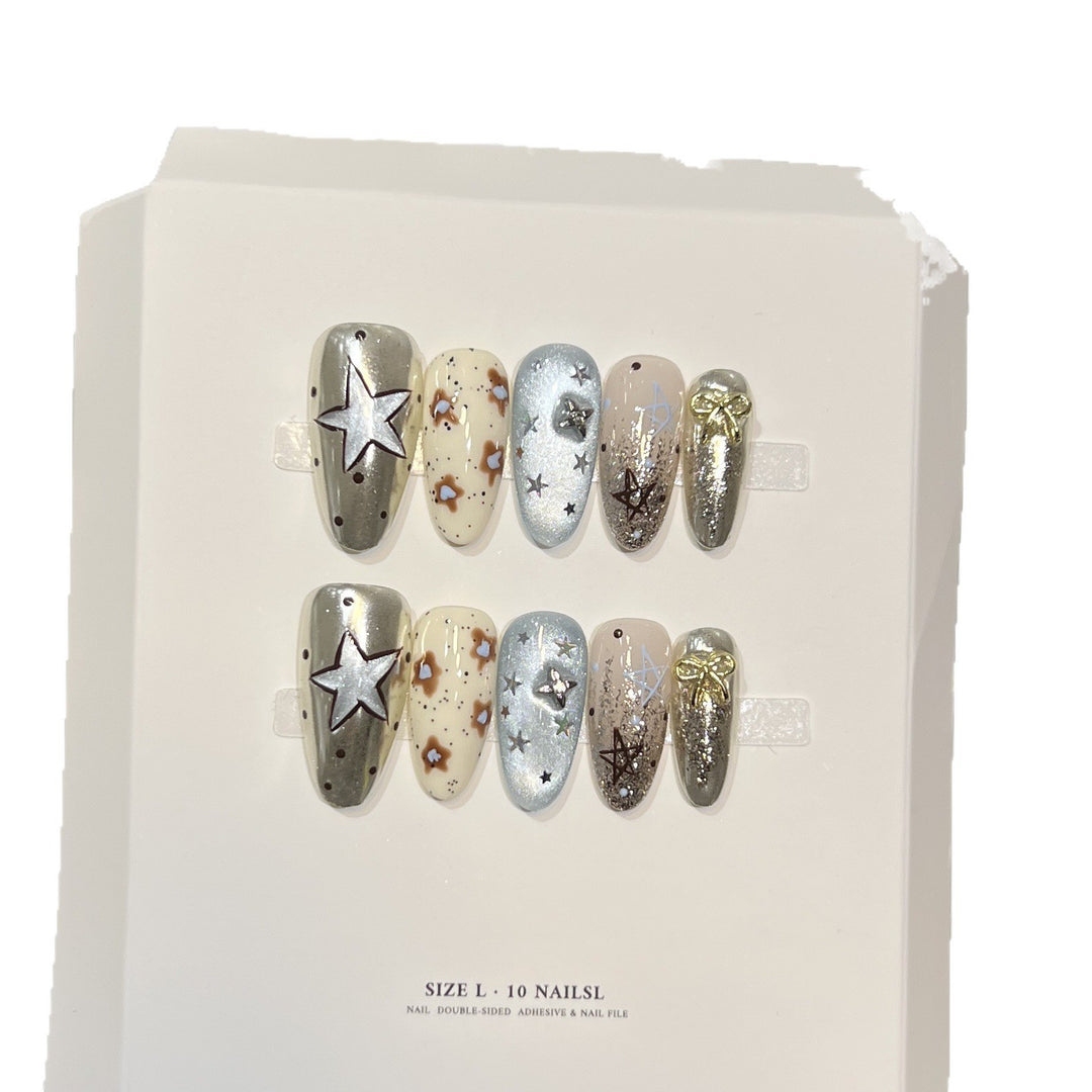 Künstlerisches Stiletto Press-On Nagelset mit einzigartigen ästhetischen Designs Karnz