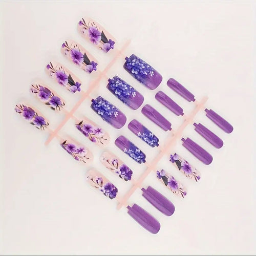 Kunstnagelset mit floralen 3D-Motiven Karnz