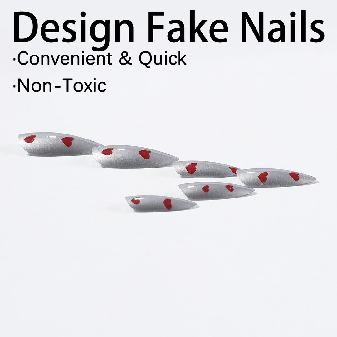 Kunstnagelset mit herzförmigem Design Karnz