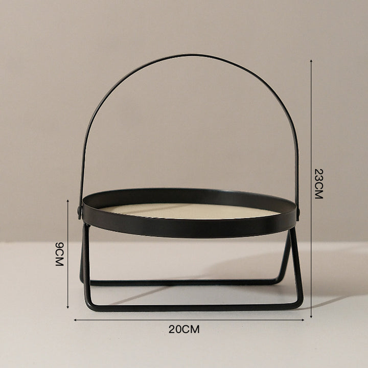Eleganter Metalltisch Karnz