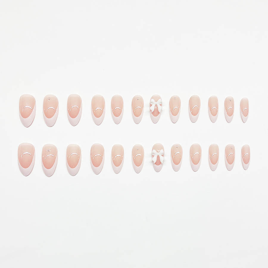 Kunstnagelset mit luxuriösen 3D-Schleifenverzierungen Karnz