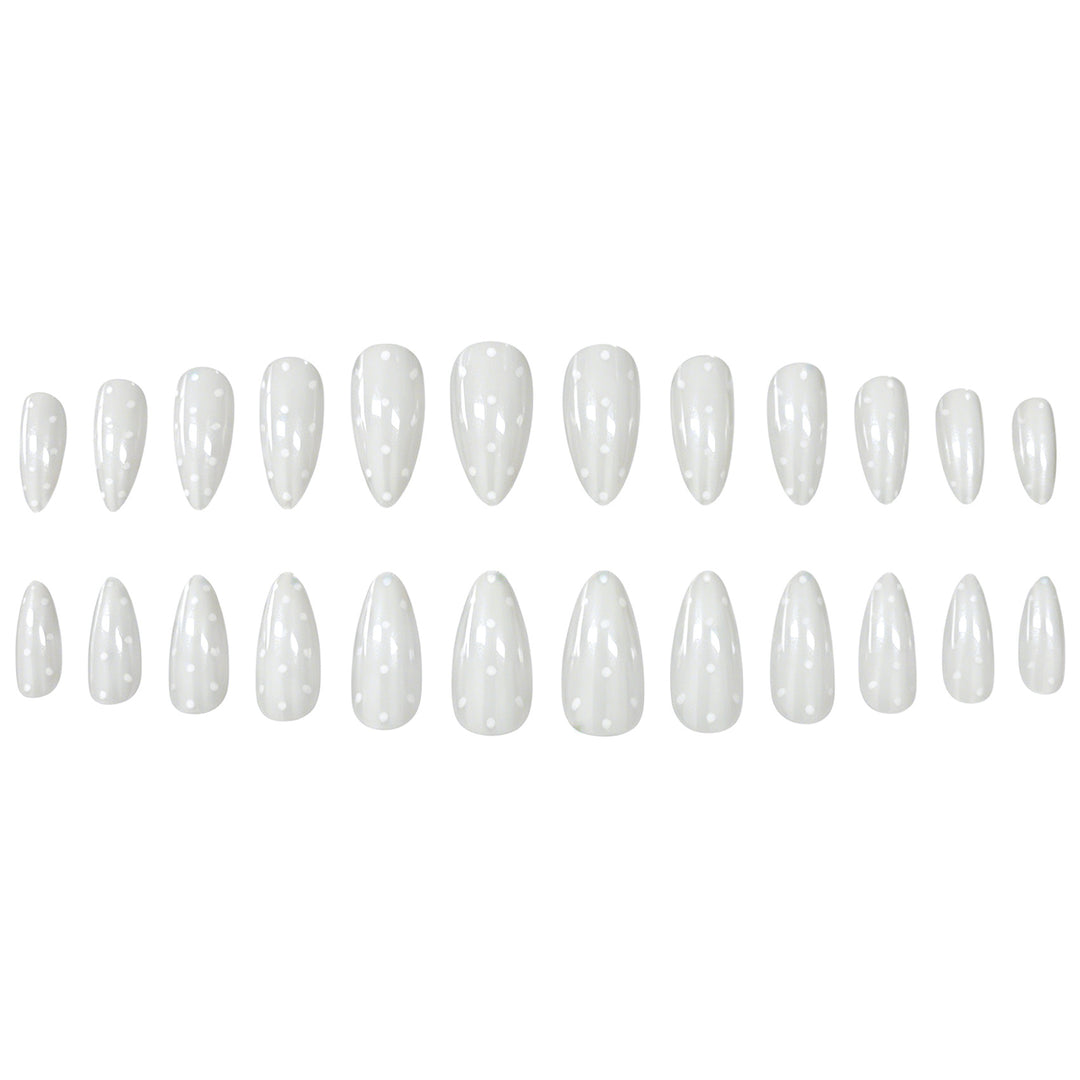 Elegante mandelförmige Nagelkunst Karnz