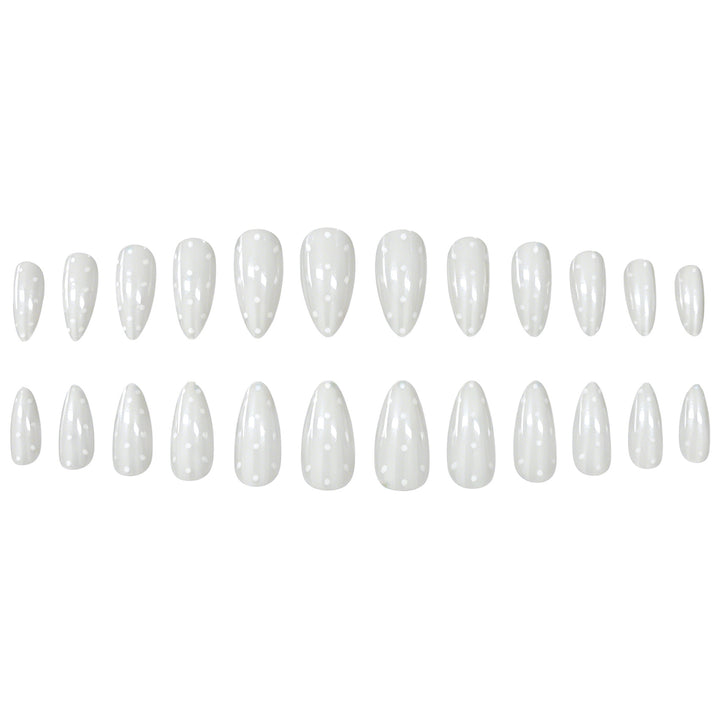 Elegante mandelförmige Nagelkunst Karnz