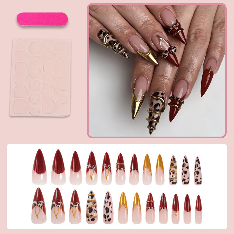 Kunstnagelset mit elegantem Leoparden- und Glitzerakzenten Karnz