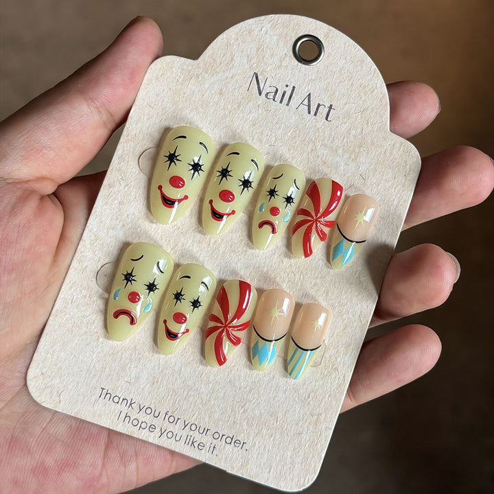 Verspieltes, von Charakteren inspiriertes Press-On-Nagelset Karnz