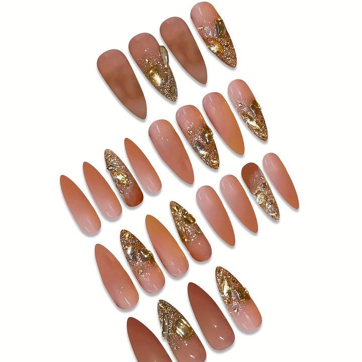 Glamouröse Glitzer Stiletto Nagelkunst Karnz