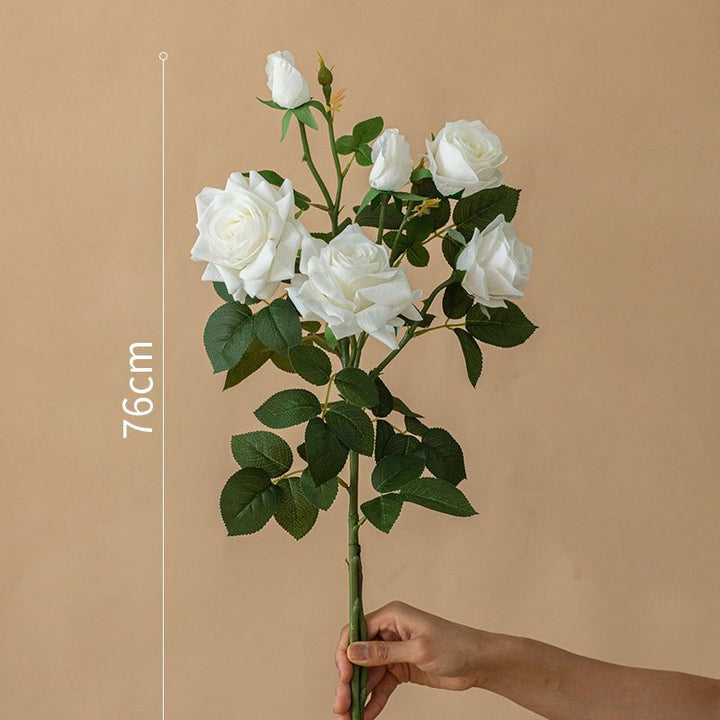 Elegante synthetische Rosenbouquet