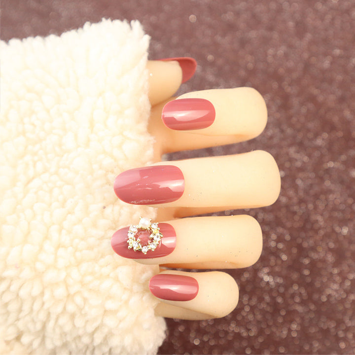 Glamouröses dekoratives Press-On-Nagelset mit Strassakzenten