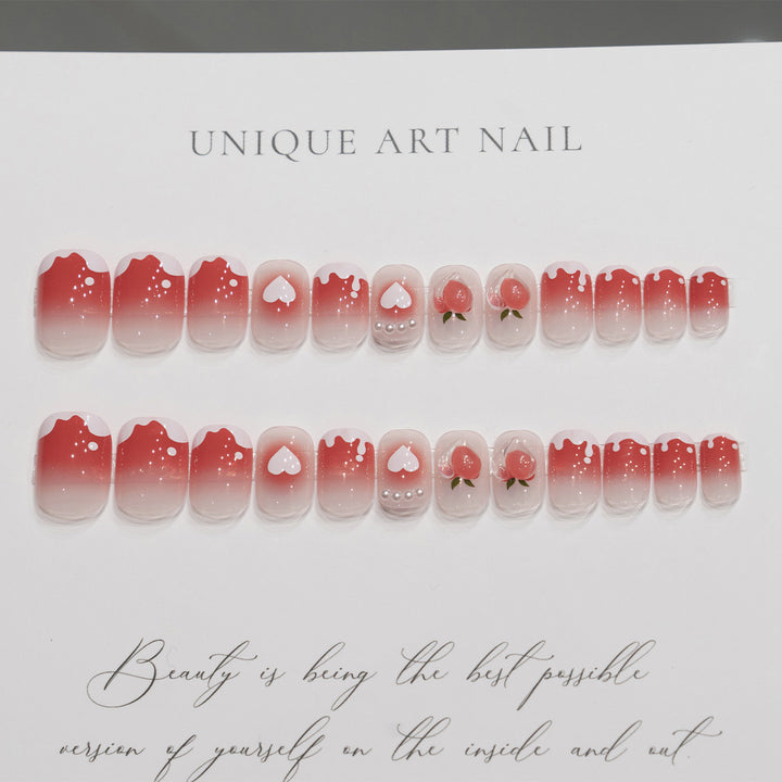 Künstlerisches Herz- und Obst-Nagelkunst