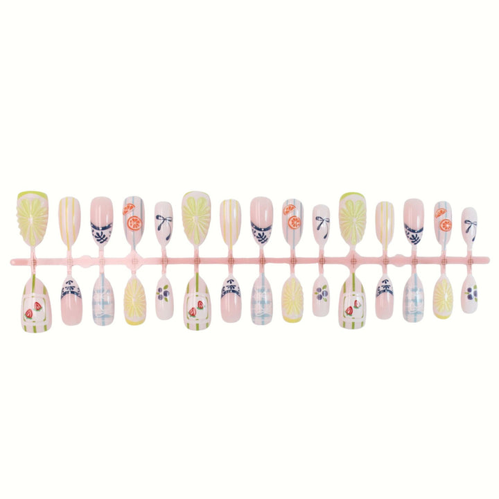 Artistic Press-On Nail Design Karnz