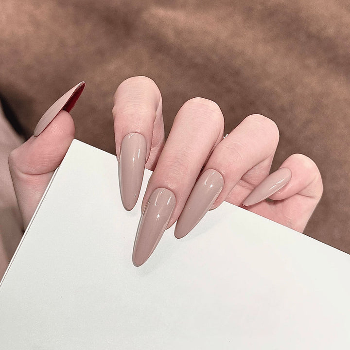 Elegante Nagelspitzen Karnz