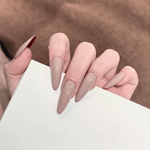 Elegante Nagelspitzen Karnz