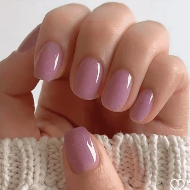 Glänzende Press-On-Nageltips mit elegantem Finish