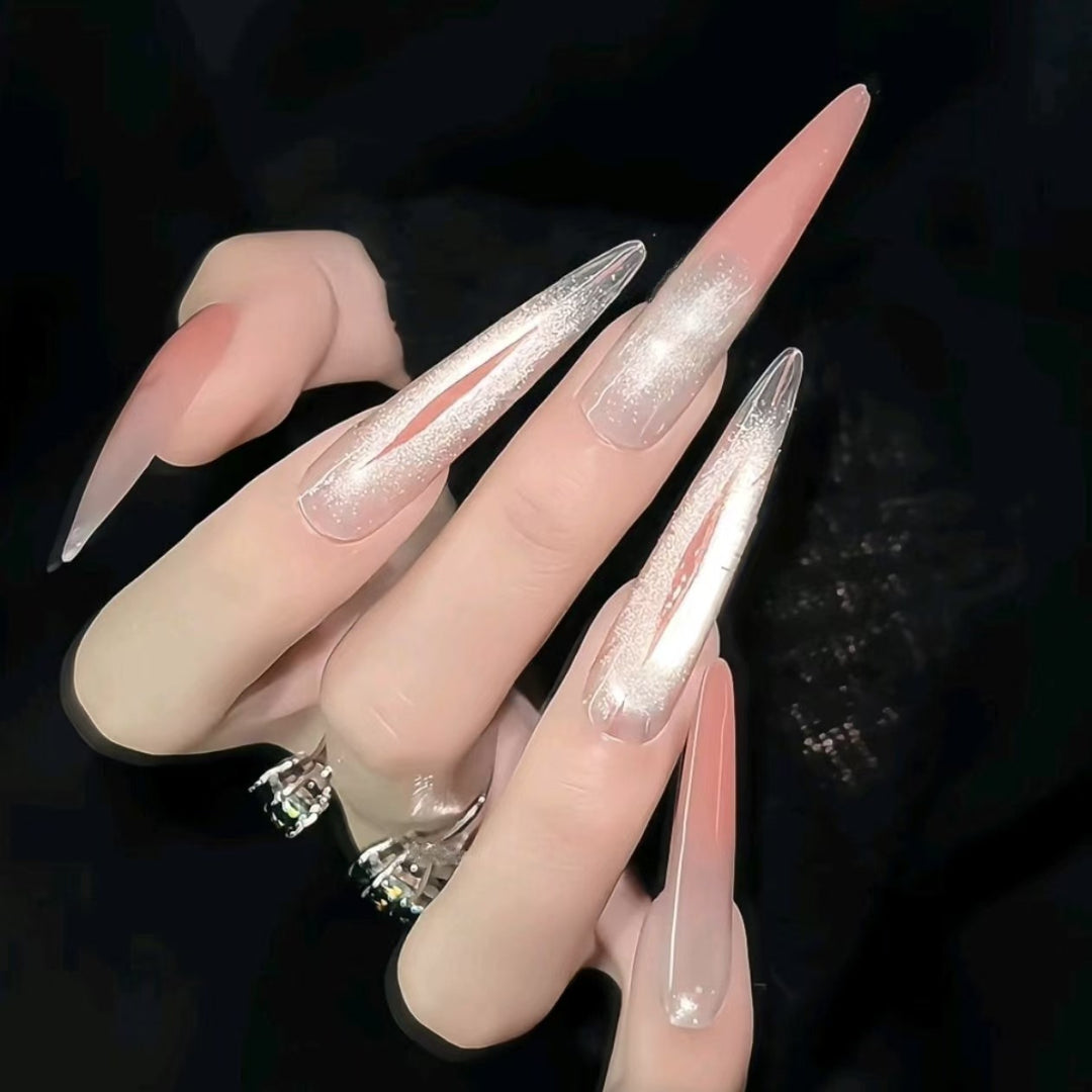 Glänzende Acryl-Nagelverlängerungen Karnz