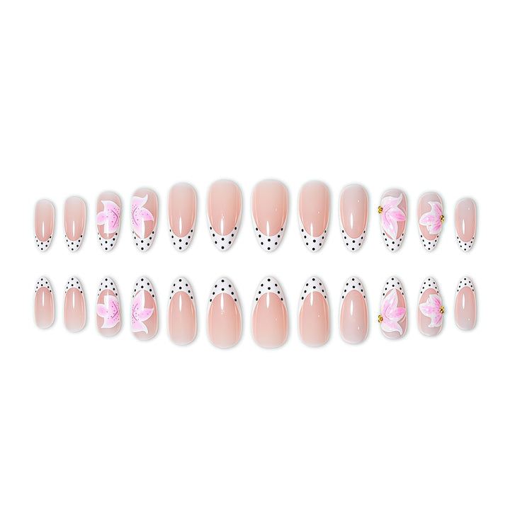 Elegantly gestaltete florale begleitete Stiletto-Nagelkunstverlängerungen Karnz