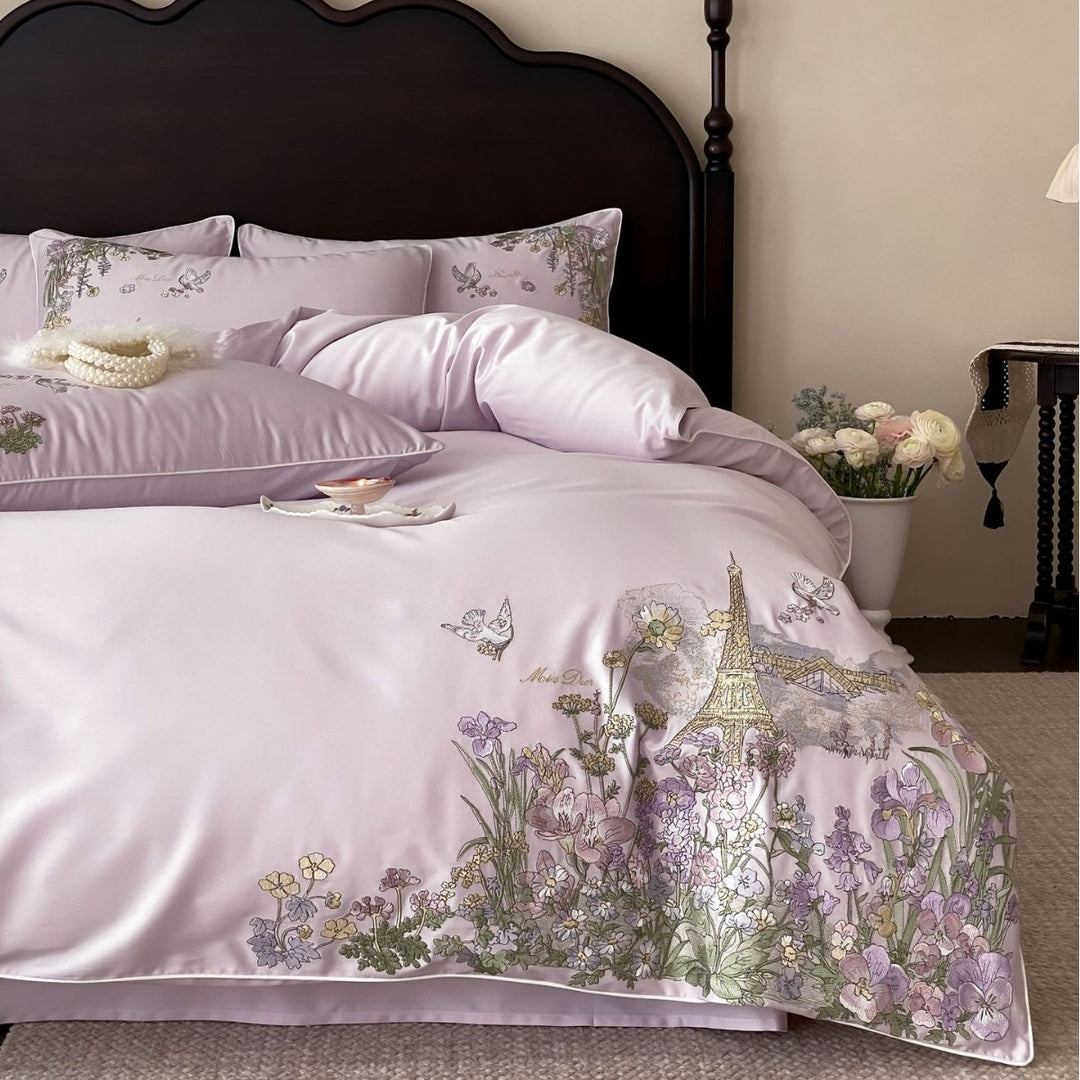 Elegante Baumwollsatin-Bettwäschegarnitur mit feiner Blumenstickerei und Paris-Motiv