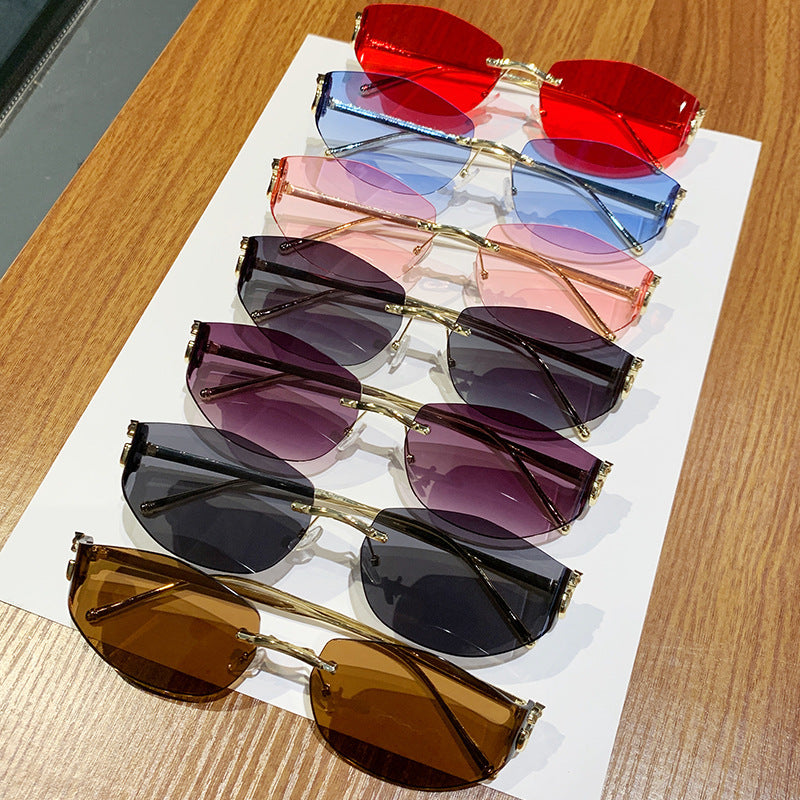 Damen modische Sonnenbrille mit innovativem Schecken-Design Karnz