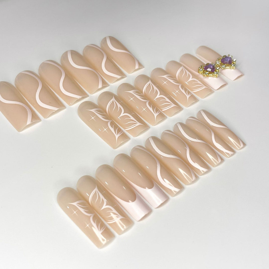 Dekorative lange Acryl-Nagelverlängerungen Karnz