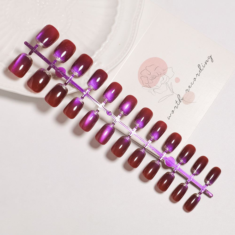 Künstlerisches Press-On-Nagelset mit glänzendem Ombre-Finish Karnz