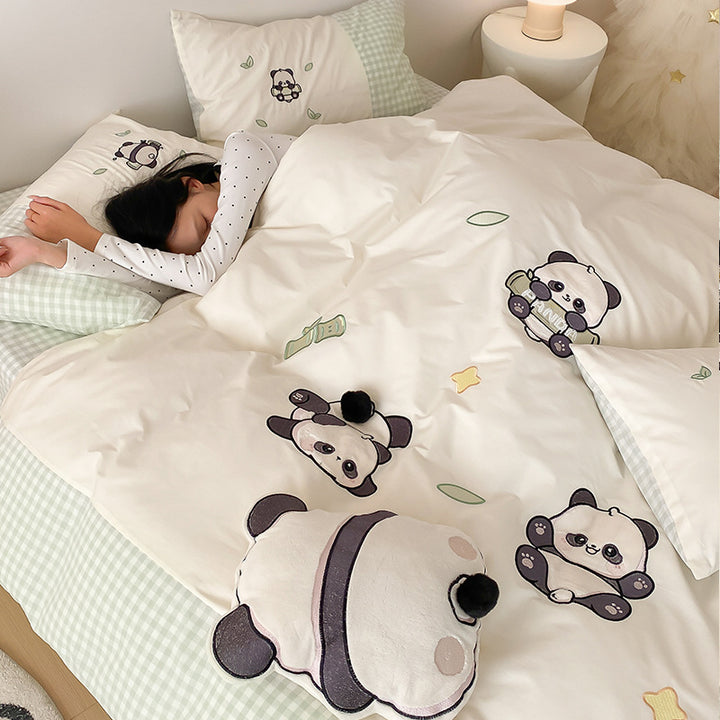 Bettwäsche-Garnitur aus Baumwollsatin mit gestickten Panda-Motiven und Vichykaro-Wendeoption