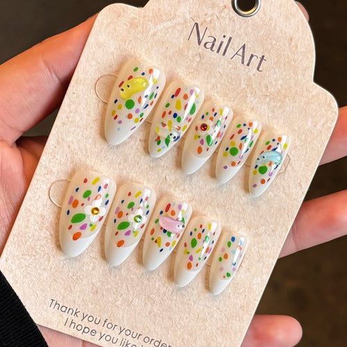 Farbenfrohes Künstlerisches Press-On-Nagelset Karnz