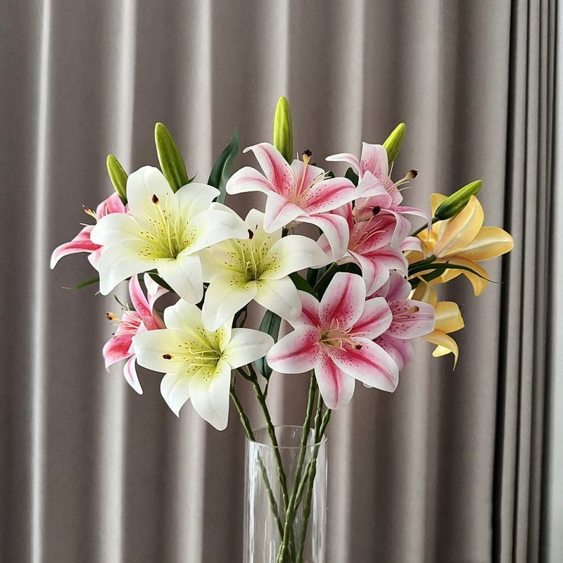 Künstlicher Flieder-Lilienstrauß