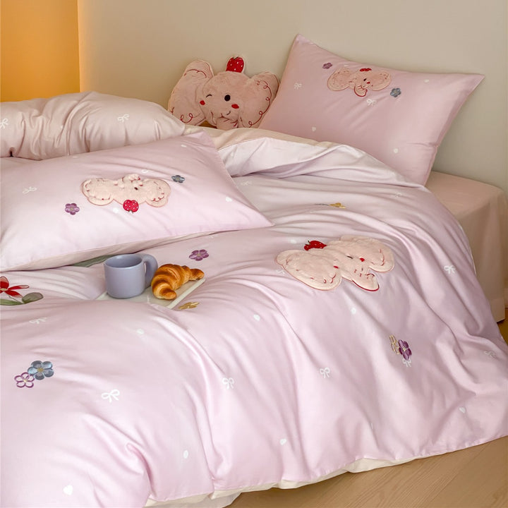 Plüsch Applikations-Baumwollsatin-Bettbezugset mit gesticktem Elefanten- und floralen Details