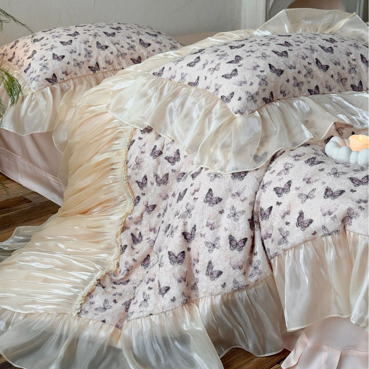 Romantisches Bettwäsche-Set aus Baumwollsatin mit Schmetterlingsprint, Volant und Chiffon-Rüschen
