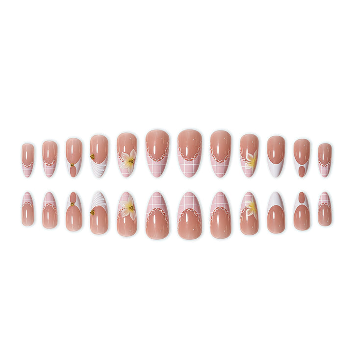 Elegante Blumen Design Nagelverlängerungen Karnz