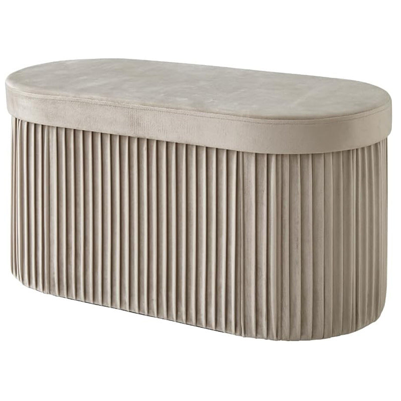 Eleganter gepolsterter Ottoman Karnz