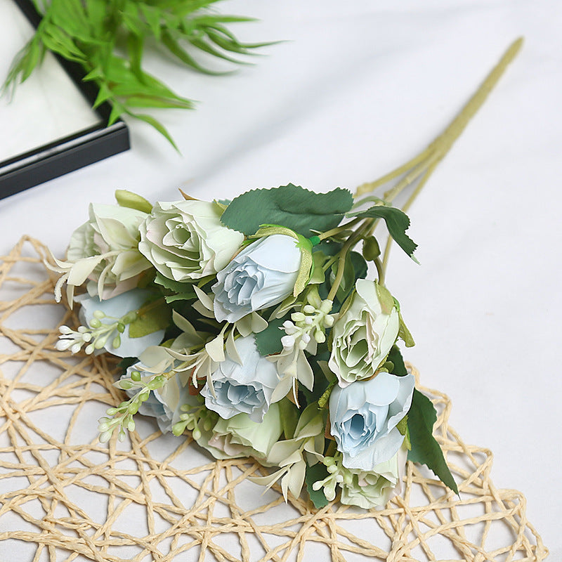 Künstlicher Blumenstrauß für die Wohnkultur