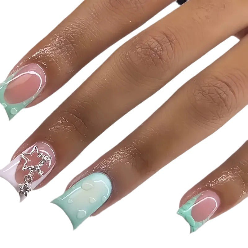Künstlerisches Press-On-Nagel-Set mit einzigartigen Designs Karnz