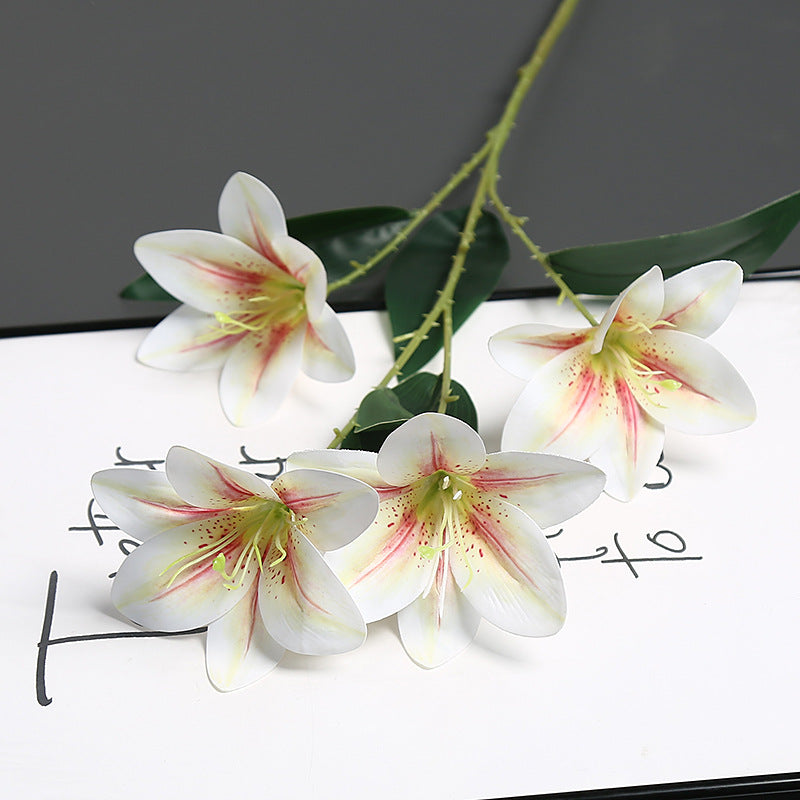 Realistischer synthetischer Lilienstamm