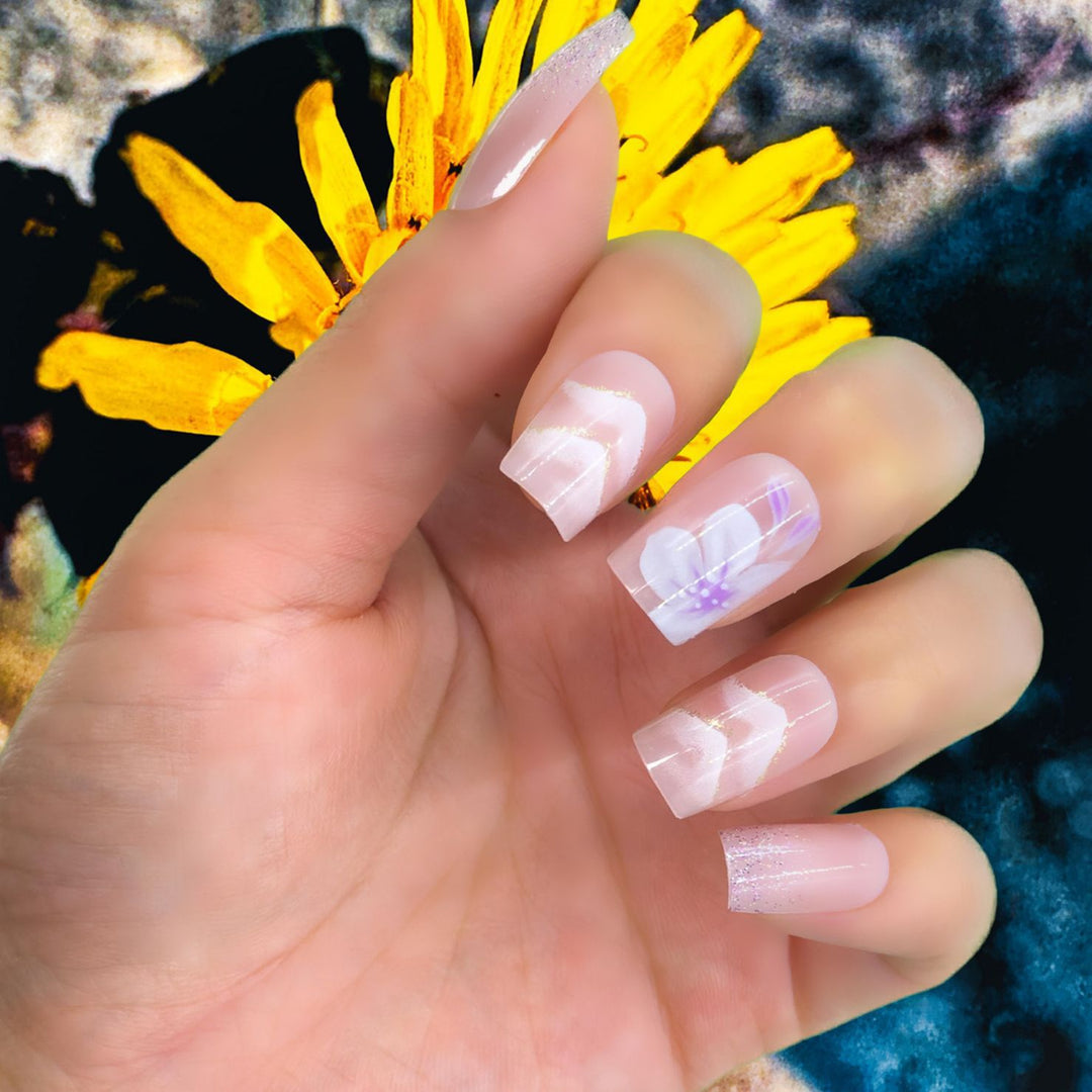 Elegantes Floral Press-On Nagelkunst Set