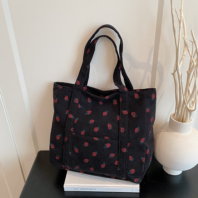 Verspielte Erdbeer-Print Corduroy Tragetasche Karnz