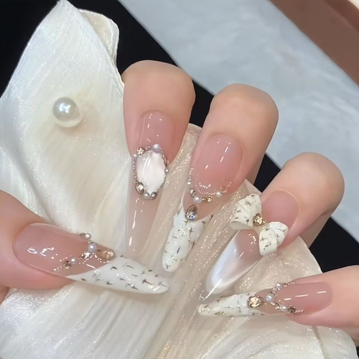 Premium Dekorativer Druck-On-Nagelset Karnz