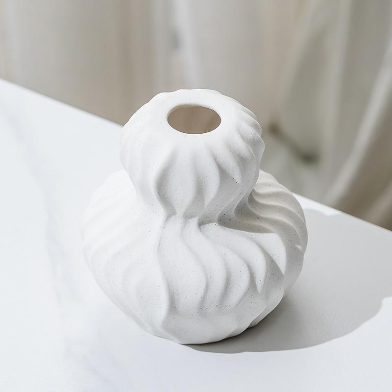 Elegante Texturierte Keramische Blumenvase