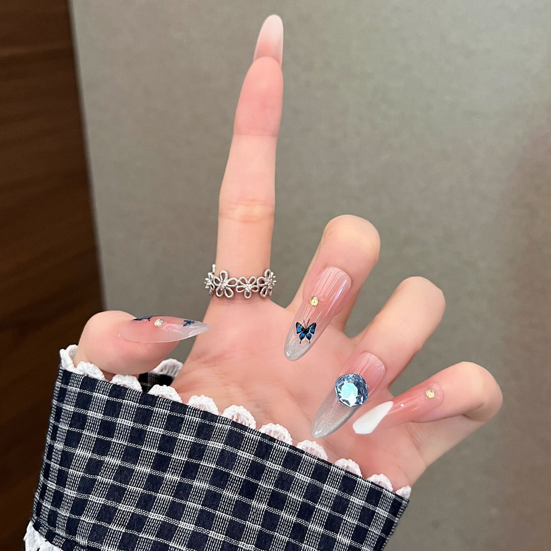 Dekorative Strass Press-On Nagelverlängerungen Karnz