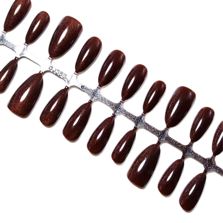 Kunstnägel mit Schimmerndem Glanz Karnz